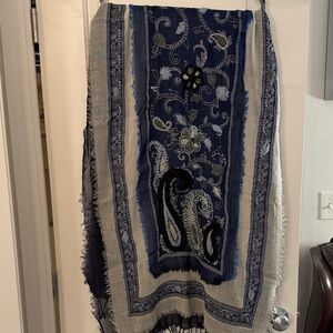 Elegant Blue and Cream Paisley Scarf